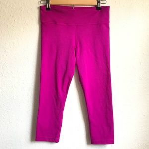Under Armour pink exercise cropped pants